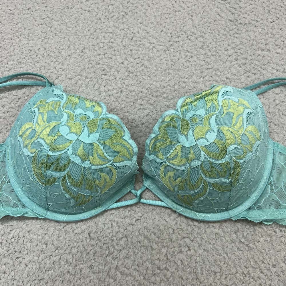 Victoria Secret Bra 38C Push Up Bra Plunge Lace